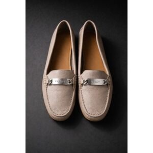 Coach Olive Pebbled Leather Loafers Taupe Chain Driver Womens 8.5